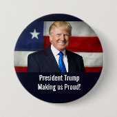 President Trump maakt ons Proud Button (Voorkant)