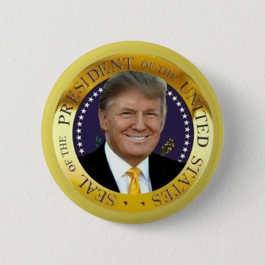 PRESIDENT TRUMP RONDE BUTTON 5,7 CM (Voorkant)