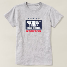 President Trump verkiest zichzelf en kiest de VS T-shirt