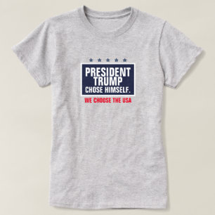 President Trump verkiest zichzelf en kiest de VS T-shirt