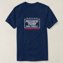 President Trump verkiest zichzelf en kiest de VS T-shirt