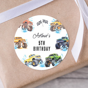 Pret-feestje met monstertrucks in het zwembad ronde sticker