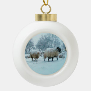 Prettig Baaaaas Schaap Sneeuw Winter Scene Feestel Keramische Bal Ornament