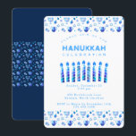 Prettig Chanukka Mooie Joodse Feestdag Kaart<br><div class="desc">Gelukskaarten uitnodiging Hanukkah Feest Mooie Joodse Vakantiekaart. Joodse Feestdag Chanukkah achtergrond met traditionele Chanukka decoratieve symbolen - houten dreidels (toltop), donuts, hanukkia menorah, kaarsen, davidster en gloeiende lichten behang donkerblauw patroon. Hanukkah Lichtfeest Evenement Decoratie. Jeruzalem, Israël. Uitnodigingen & Kantoorartikelen > Uitnodigingen & Aankondigingen Ontwerp met tekst sjabloon. Personaliseer ze door...</div>