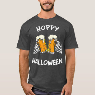 Prettig Halloween Grappige Skelet Handen Met Bier T-shirt
