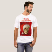 Prettig kerstfeest. Schedel met kerstmuts T-shirt (Voorkant volledig)
