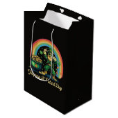 Prettig St. Patrick's Day Grappige Leprechaun Medium Cadeauzakje (Voorkant Gekanteld)