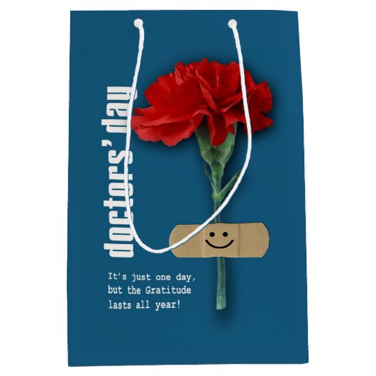 Prettige doktersdag. Aangepaste naam Medium Cadeauzakje (Voorkant)