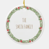Prettige feestdagen 20XX Familienaam Krans Bessen Keramisch Ornament (Achterkant)