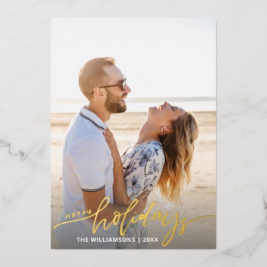 prettige feestdagen Calligrafiescript 2 Foto's Gol Folie Uitnodiging (Voorkant)