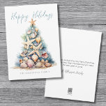 Prettige feestdagen Christmas Tree Beach Feestdagenkaart<br><div class="desc">Prettige feestdagen Gepersonaliseerde Elegant Kerstboom Strand Kaart Zeeschelp Zeesterren Koraal Waterverf. Prettige feestdagen Nee! Deel dit seizoen warme en strandwensen met een unieke kerstkaart met een charmante kerstboom gemaakt van schelpen en zeesterren. De boom staat centraal, bekroond met een zeester en combineert rustgevende blauwe en groene tinten die de schoonheid...</div>