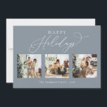 prettige feestdagen Dusty Blue Multi Photo Collage Feestdagenkaart<br><div class="desc">Creëer prachtige herinneringen aan dit vakantieseizoen met deze multi-foto collage vakantiekaart. Deze kaart kenmerkt een modern minimalistisch manuscript met uw favoriete foto's op de voorzijde en op de rug. Pas deze volledig aanpasbare kaart aan met uw begroeting,  bericht,  familienaam en jaar.</div>