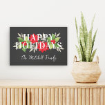 prettige feestdagen Grijze kerstflessenfamilie Canvas Afdruk<br><div class="desc">Deze moderne bloemetortypografie-kerstslaapmutatie kenmerkt "Prettige feestdagen" formuleringen die zijn ingebouwd door een elegant ontwerp van de grillige waterverf voor de winterbloem en de groene. Omvat holly bladeren en bessen, poinsettia bloemen en bladtakken. Pas de manuscripttekst met de familienaam of andere douanetekst aan. Donkere zwarte grijze achtergrond met rode, groene en...</div>