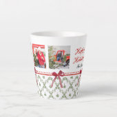 Prettige feestdagen Maretak Red Bow Familiefoto Latte Mok (Voorkant)