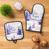 Prettige feestdagen Paarse winterbesneeuwde bomen Ovenwant & Pannenlap Set (Top down)