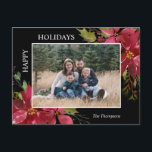 Prettige feestdagen Poinsettia Briefkaart<br><div class="desc">Mooie familiekaart met handgeschilderde waterverf poinsettia boeketbloemen en hulst in groene en diepe bessenrode kleuren en zwarte achtergrond. Eenvoudig te bewerken kaart door uw familie Foto / afbeelding en tekst toe te voegen. PRETTIGE FEESTDAGEN - kan worden veranderd in MERRY CHRISTMAS. Maakt geweldige kaarten om te sturen naar familie en...</div>