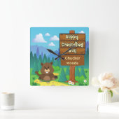 prettige grondstofdag in bos vierkante klok (Huis)