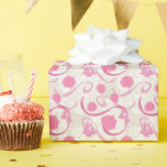 Pretty in Pink  Cadeaupapier<br><div class="desc">Pretty in Pink Passementerie -- roze zijde bloemen,  kwastjes en linten op witte kant.</div>