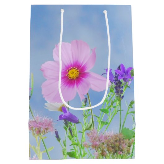Pretty Spring Wild Flowers Medium Cadeauzakje (Achterkant)