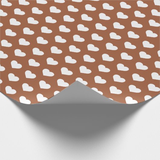 Pretty White Hearts Pattern Terracotta Cadeaupapier (Hoek)
