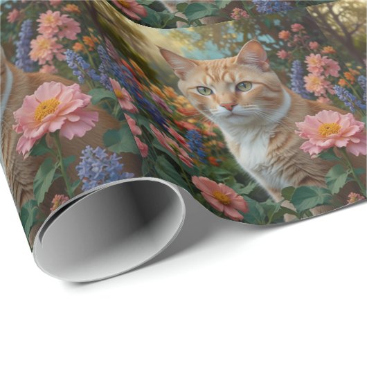 Pretty white orange cat in floral garden cadeaupapier (Rol Hoek)