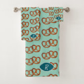 Pretzel Thema Broodknopen: Uw initiaal / monogram Bad Handdoek (Insitu)