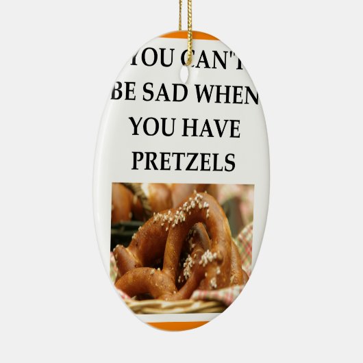 PRETZELS KERAMISCH ORNAMENT (Rechts)