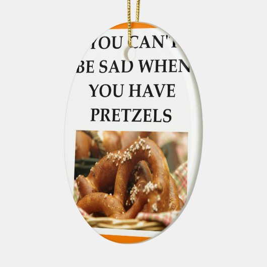 PRETZELS KERAMISCH ORNAMENT (Links)