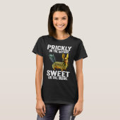 Prickly Outside Sweet On The Inside Pineapple Dach T-shirt (Voorkant volledig)
