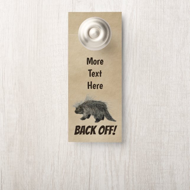 Pricollig porky op oud papier deurhanger (Op knop)