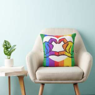Pride Day concept met handen maken een hart Kussen