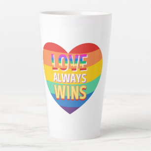 Pride gay-  liefde wint altijd. Regenboogkleur.    Latte Mok