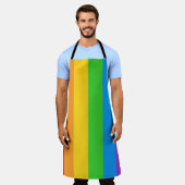 Pride Kitchen: Regenboogvlag Schort (Gedragen)