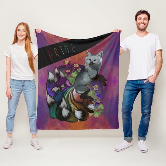 Pride Kitsune en Columbine Flowers Fleece Deken (In situ)
