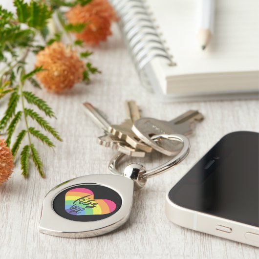 Pride, kus me, liefde is eerlijk. sleutelhanger (Zijkant)