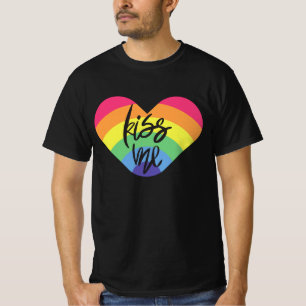 Pride, kus me, liefde is eerlijk. t-shirt