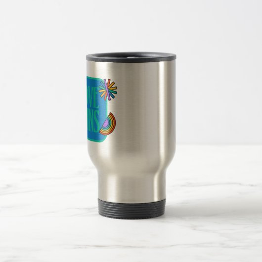 Pride-liefde wint. Gay rainbow lgbtq Reisbeker (Center)