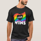 Pride Love Wins LGBT Rainbow Flag Heart T-shirt (Voorkant)