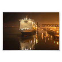 Pride of Hull-veerboot 's nachts – Sfeervol