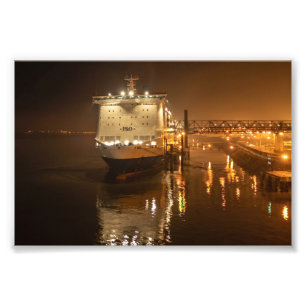 Pride of Hull-veerboot 's nachts – Sfeervol Foto Afdruk