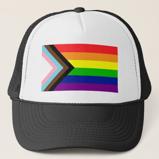Pride Progress Flag - Trans en POC inclusief Trucker Pet (Voorkant)
