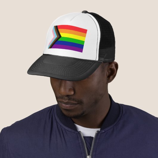 Pride Progress Flag - Trans en POC inclusief Trucker Pet (In situ)