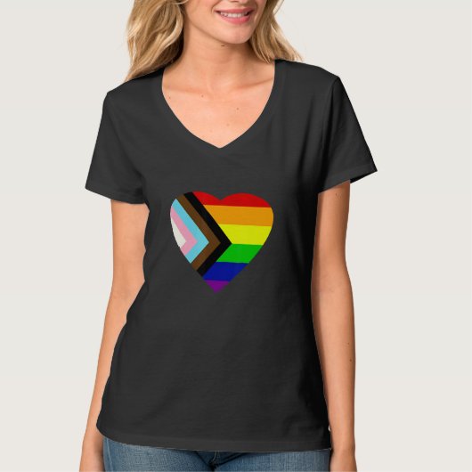 Pride Progress Rainbow Flag LGBT + Trans und Queer T-shirt (Voorkant)