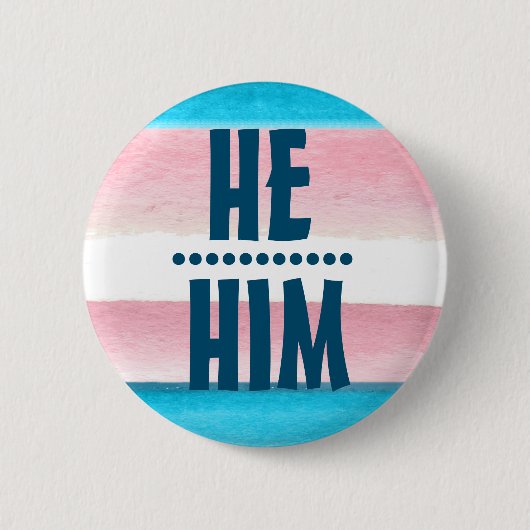 PRIDE PRONOUN HE/HIM BADGE Button (Voorkant)