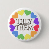 PRIDE PRONOUN THEMA/HEN BADGE Button (Voorkant)
