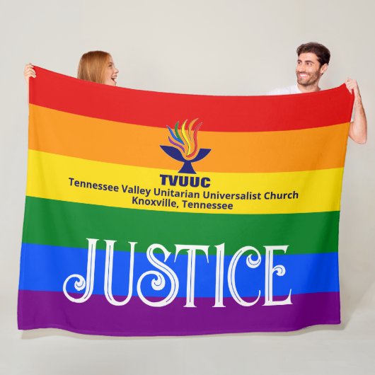 Pride Rainbow Flag JUSTICE / TVUUC Fleece Deken (In situ)