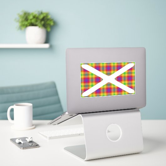 Pride Tartan Sticker (Laptop op bureau)