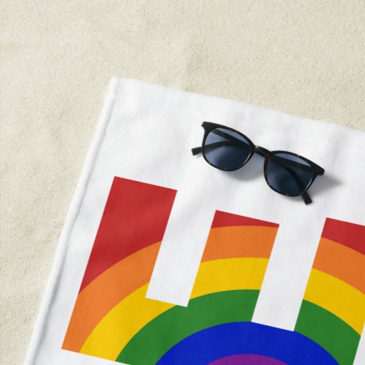 PRIDE Vet Geometrische Rainbow Typografie Strandlaken (In situ)
