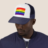 Pride yup, geboren op deze manier Rainbow vlag Trucker Pet (In situ)