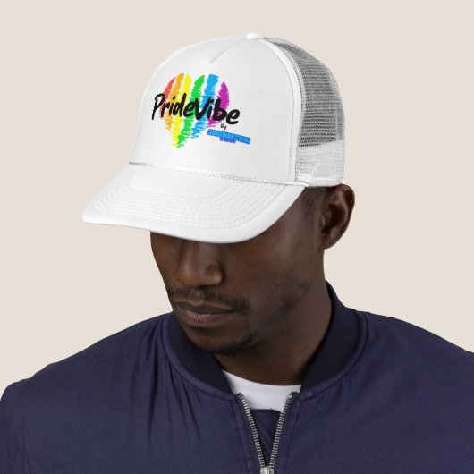 PrideVibe Rainbow Heart Trucker: vet en ongebonden Trucker Pet (In situ)